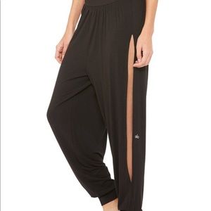 Alo yoga intention pant